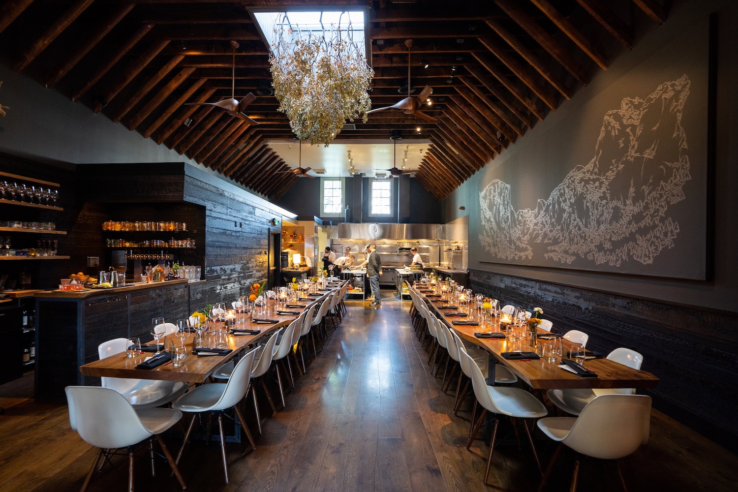 dinner table NingNoah-2018-00070